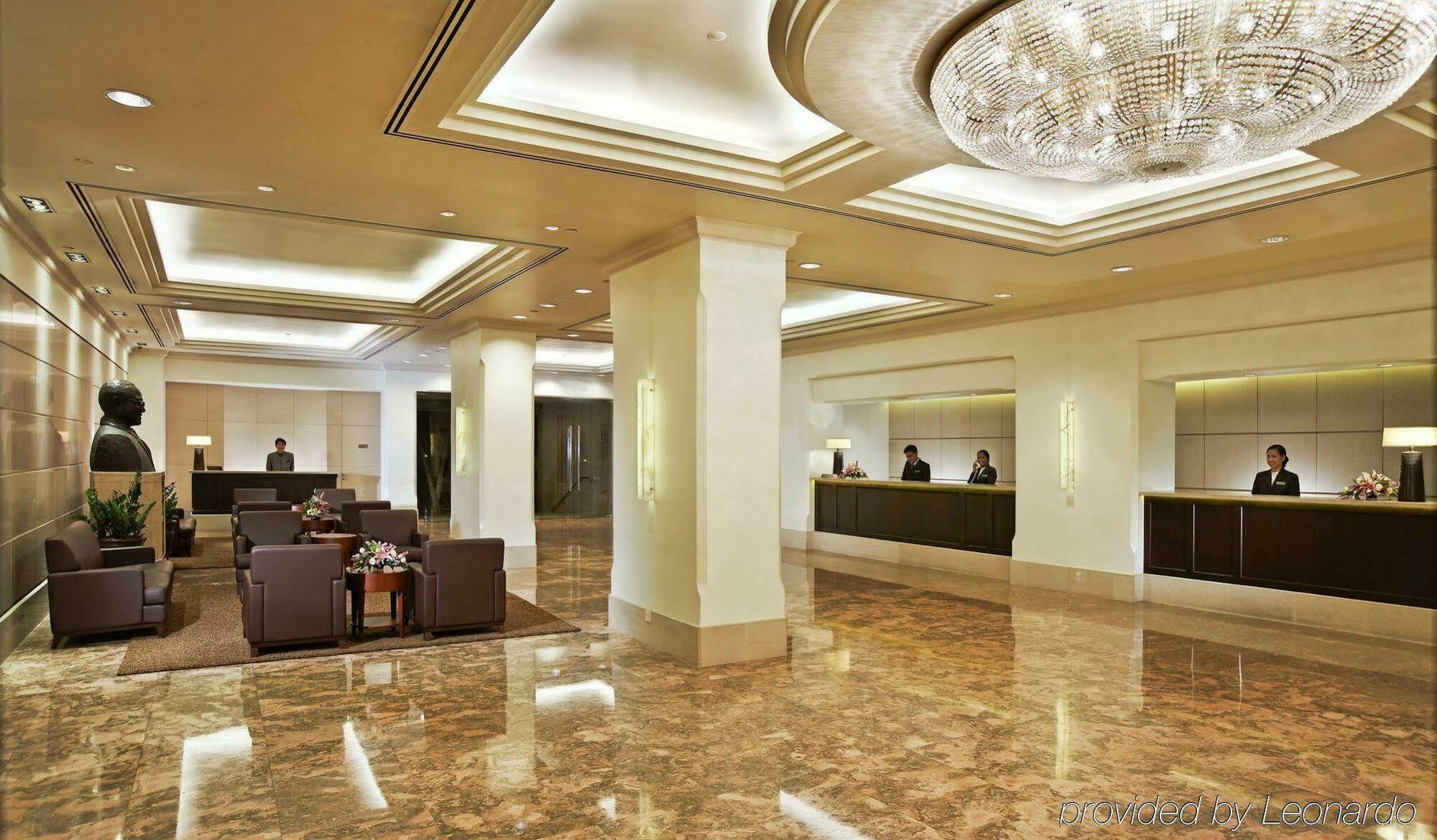 York Hotel Singapore Interior photo